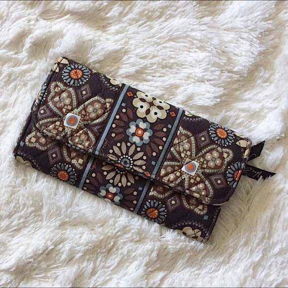 Vera Bradley Handbags - 🦋 Vera Bradley Wallet